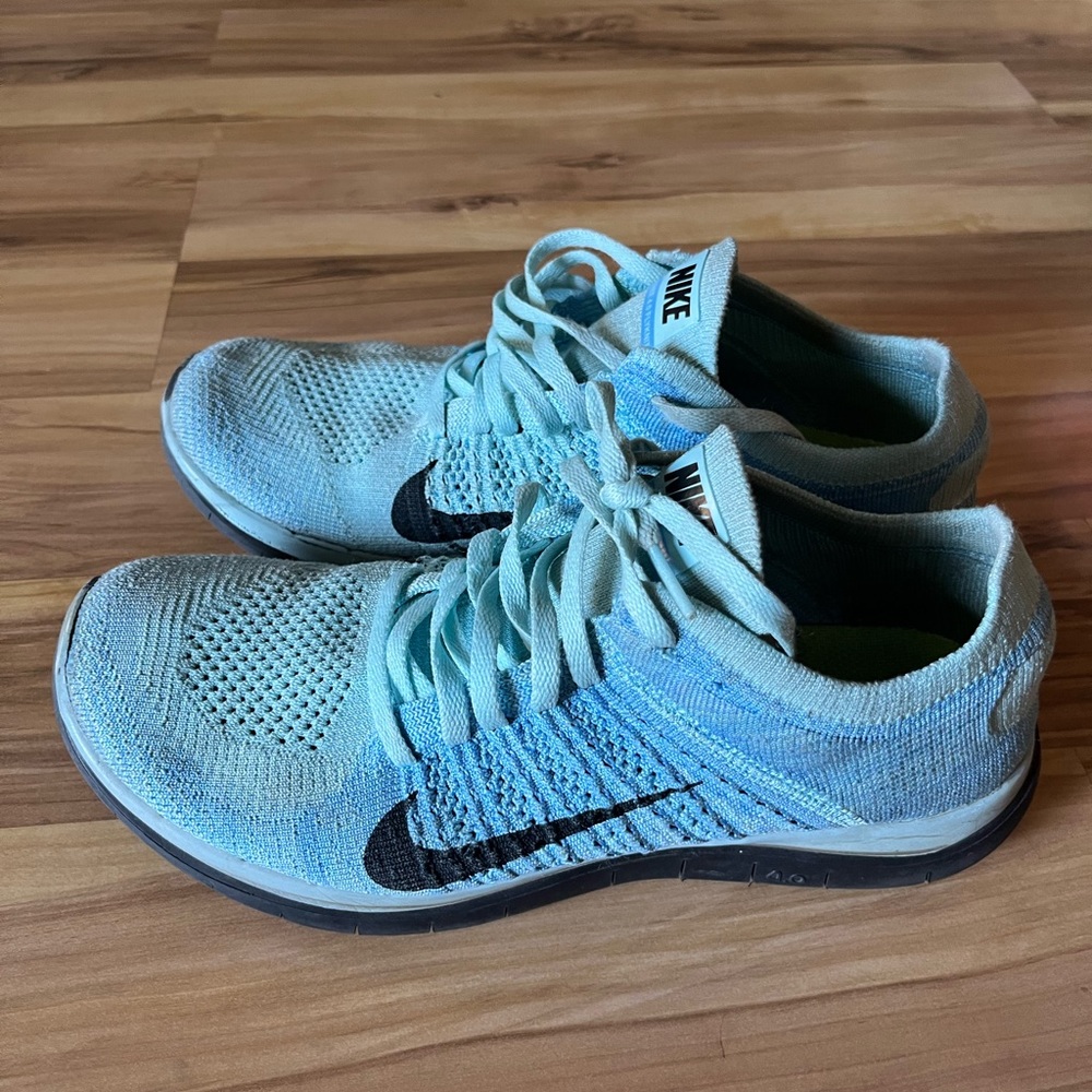 Women's Nike  Flyknit Free run